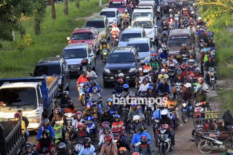 Kondisi Persimpangan Kampungutama Semrawut