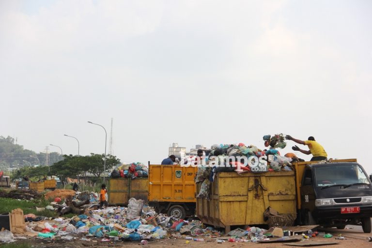 Bengkong Kekurangan Tempat Pembuangan Sampah Sementara