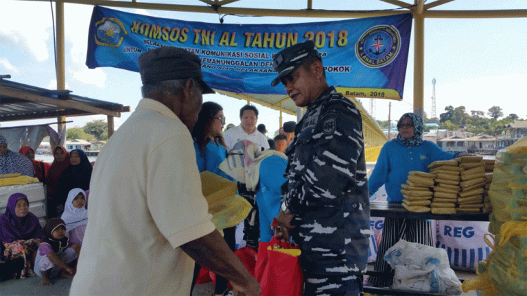 Komsos TNI AL di Batam Sasar Pulau Hinterland