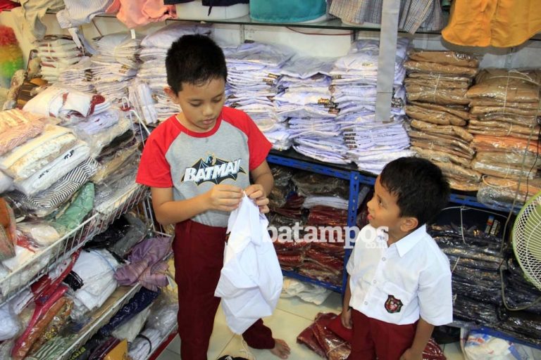 Plt Kadisdik Minta Aneka Seragam Sekolah Tak Memberatkan Keuangan Orangtua Siswa