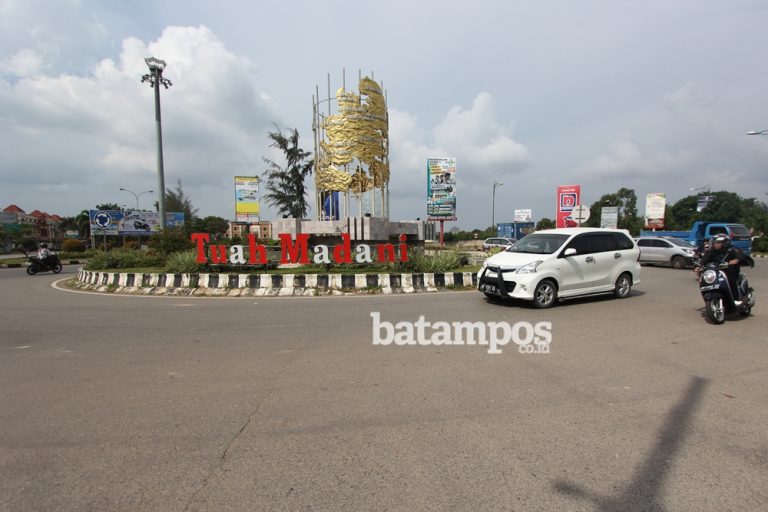 Air Mancur Mati, Agen Perjalanan Enggan Perkenalkan Bundaran Tuah Madani