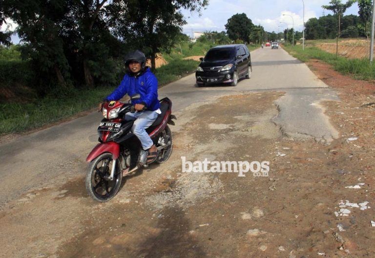 Desak Pusat Bangun Jalan Dua Arah Sekupang-Batuaji