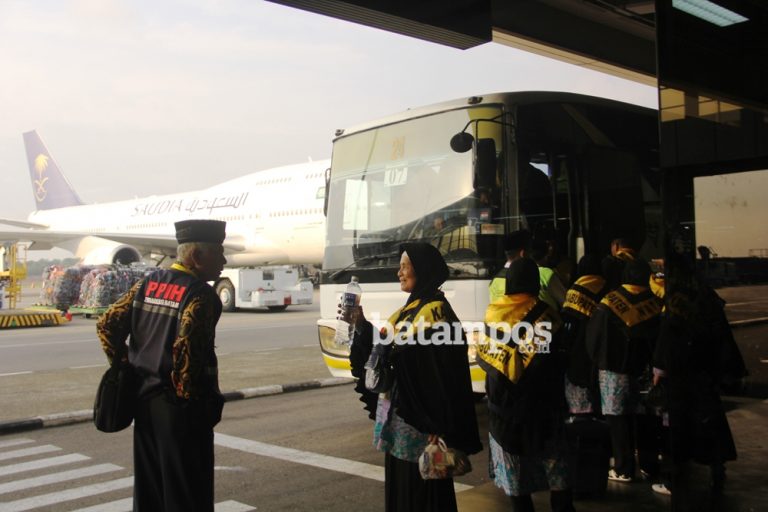 Jemaah Calon Haji Embarkasi Kota Batam Bertambah, Keberangkatan ke Tanah Suci Dipercepat