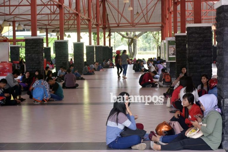 Tak Ada Lowongan Kerja, Pencaker Tetap Padati MPH Batamindo