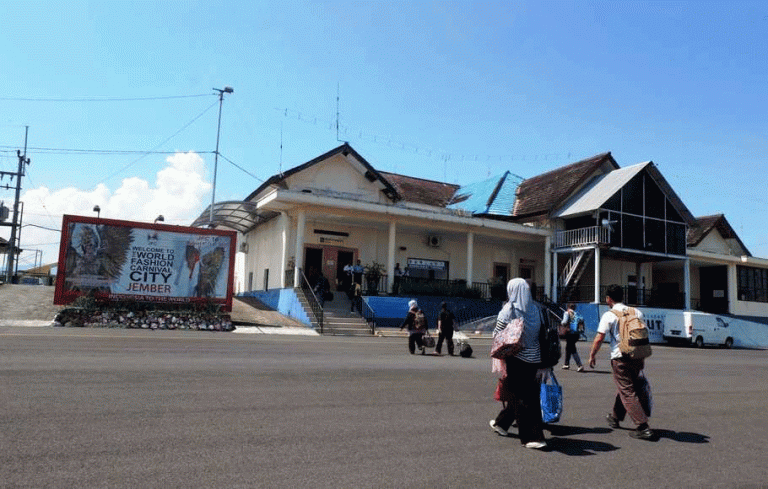 Bandara Jember akan Direnovasi, Calon Bandara Kediri Dibangun Akhir 2018