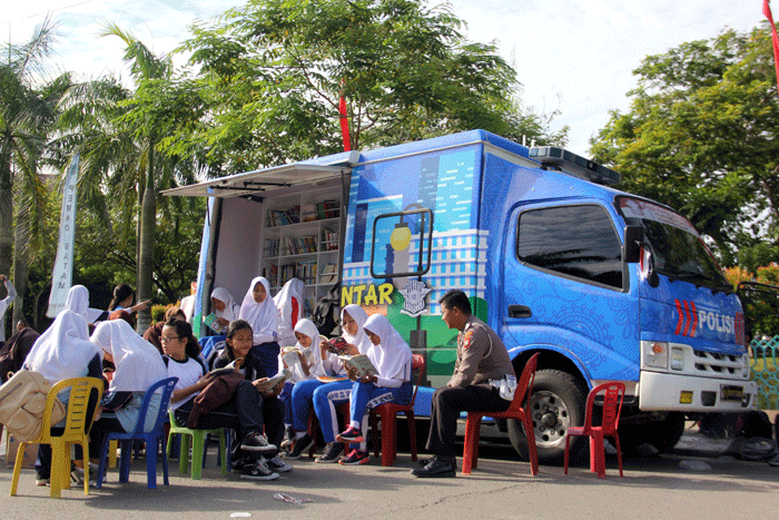 Tumbuhkan Minat Baca dengan Taman Bacaan