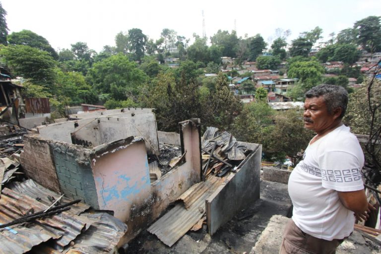Kebakaran di Bukit Senyum