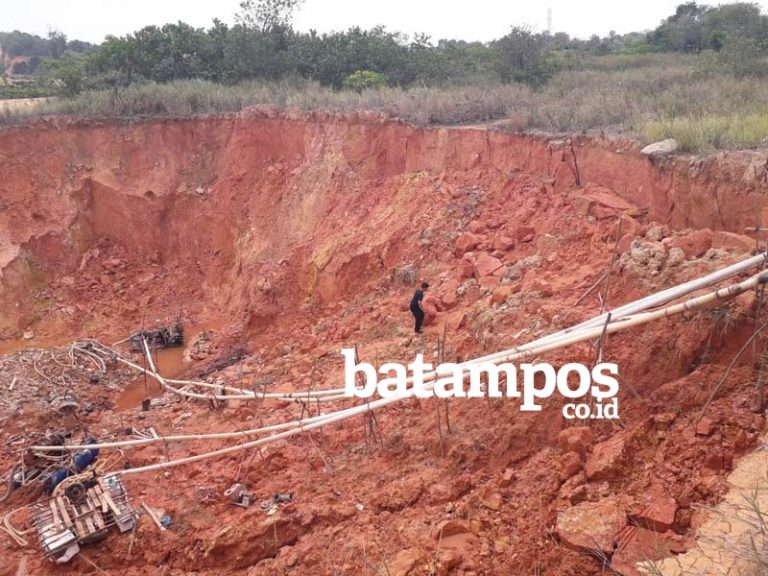 Penambang Pasir Ilegal Masih Terus Beroperasi