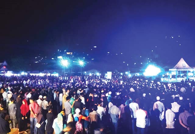 Ceramah UAS Dihadiri Ribuan Umat Islam