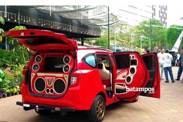 Modifikasi Car Audio, Calya Jadi Keren