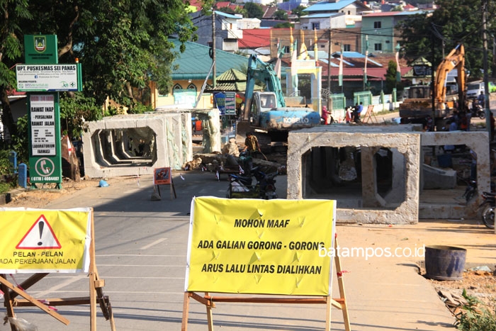Pemasangan Box Culvert Pelintas Jalan Selesai November