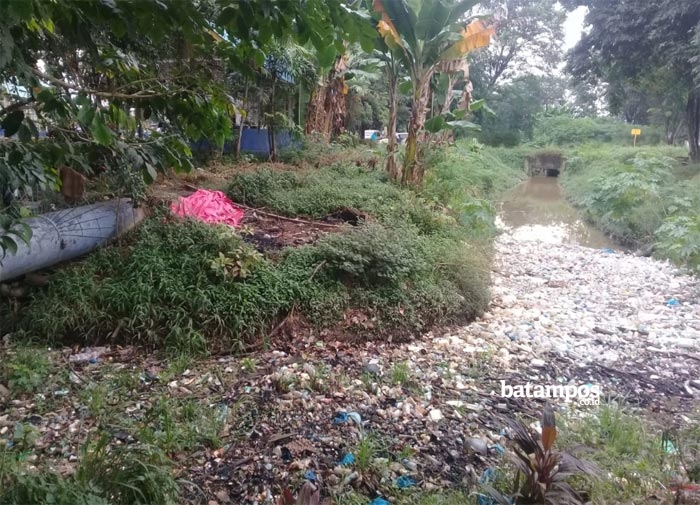 Sampah di Drainase Batuaji