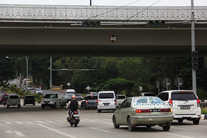 Sejak Jumat, Lampumerah di Simpang Jam Padam