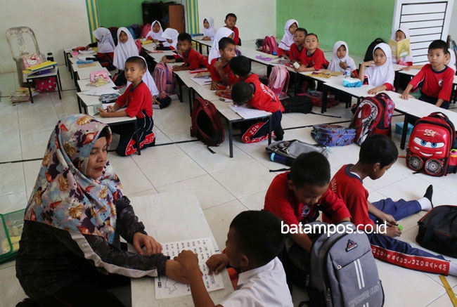 Murid SDN 013 Terpaksa Belajar di Musala Kekurangan Ruang Kelas Sejak 2015