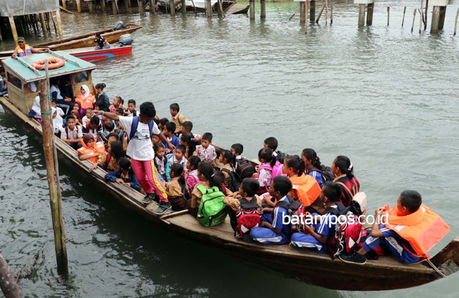 Pemkab Lingga Siapkan Transportasi untuk Pelajar