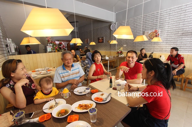 Mencicipi Sop Kambing Pak Kun