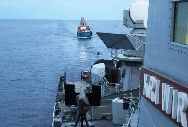 KRI Wiranto Amankan Kapal Berbendera Vietnam