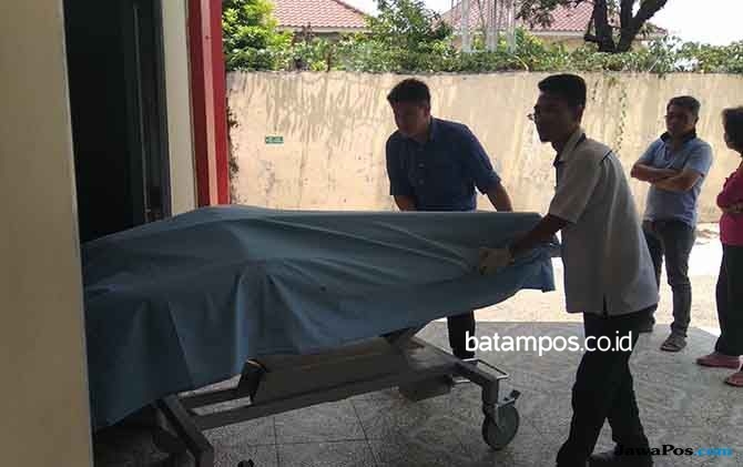 Suami-Istri dan Dua Orang Anak Ditemukan Tewas dengan Luka Tembak di Rumah Mereka