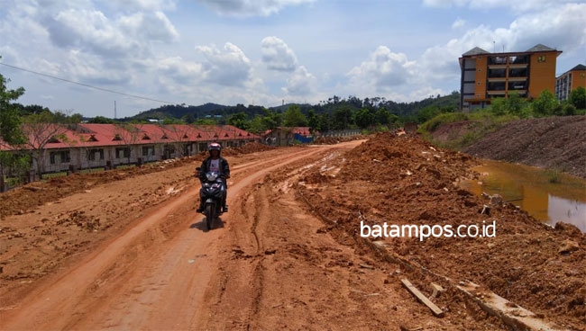 Jalan Rusunawa Mukakuning mulai Diperbaiki