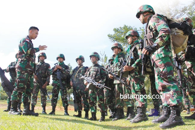 Kontak Senjata, Pratu Budi dan Praka Aswad Terluka