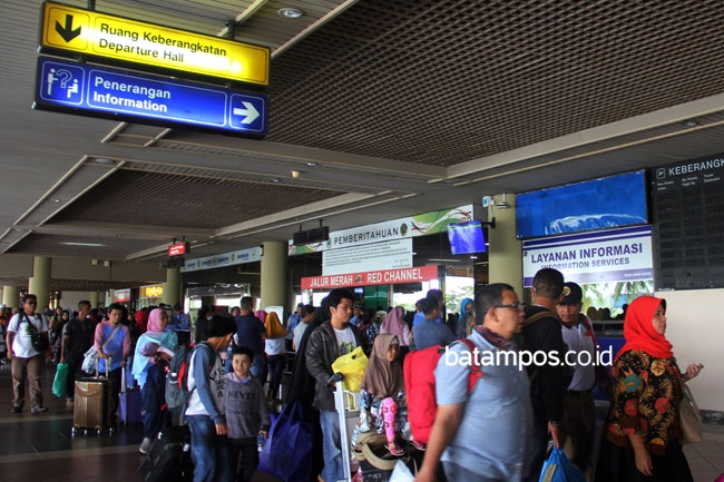 33 Ribu Orang Terbang Lewat Hang Nadim