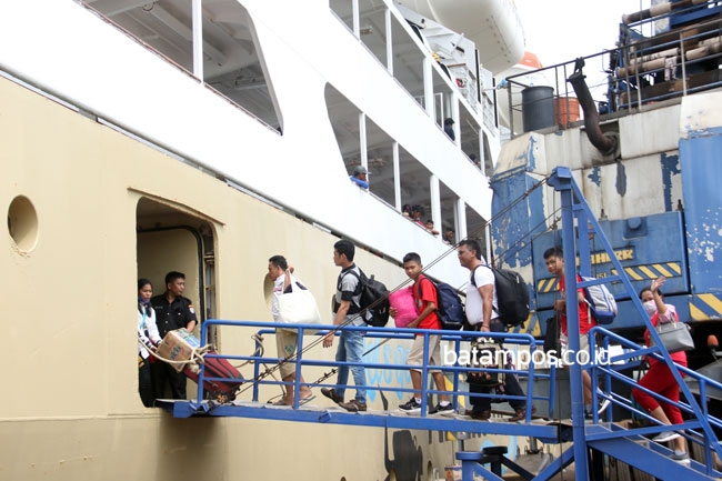 Hari Ini, Puncak Arus Mudik Naik Kapal, Pelni Berangkatkan Gelombang Terakhir