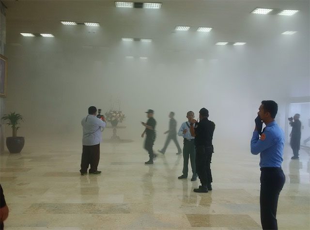 Kantor DPR Terbakar, Orang-orang Dievakuasi