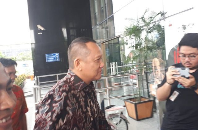 ICW Nilai KPK Tak Serius Cari 4 Buronan Kasus Suap dan Gratifikasi