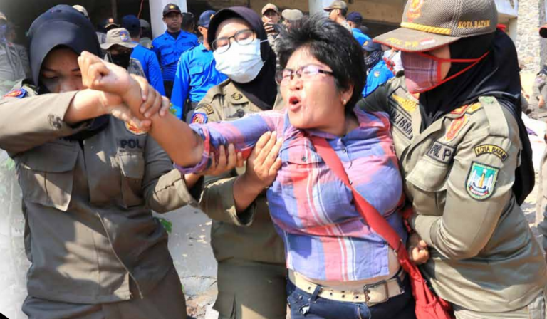 Pembongkaran Pasar Induk Jodoh Kembali Ricuh