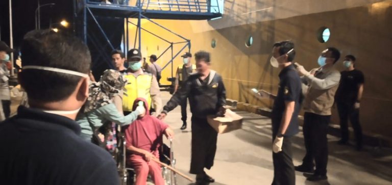 Pemda Deteksi Dini Covid-19 di Pelabuhan Tarempa Anambas