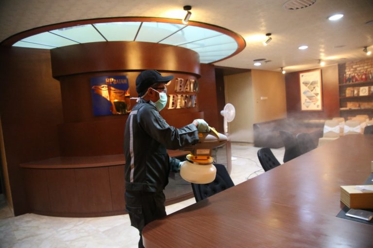 Kantor Pelabuhan Batam dan Kantor BP Batam juga Dilakukan Penyemprotan Desinfektan