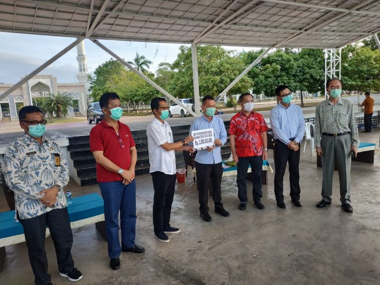 Pengusaha Sumbang Rp 2,5 Miliar dan 800 Unit Rapid Test