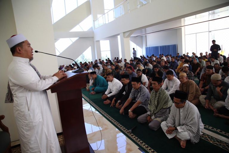Salat Jumat Perdana di Masjid BP Batam