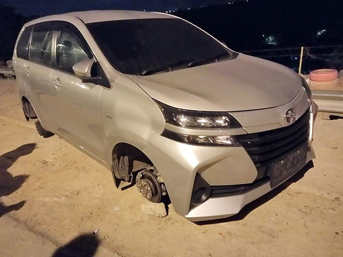 Pencurian Gaya Baru, Cuman Roda yang Dicuri, Mobil Ditinggalkan
