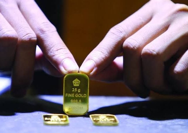 Harga Emas Antam Naik Rp 15.000 per Gram