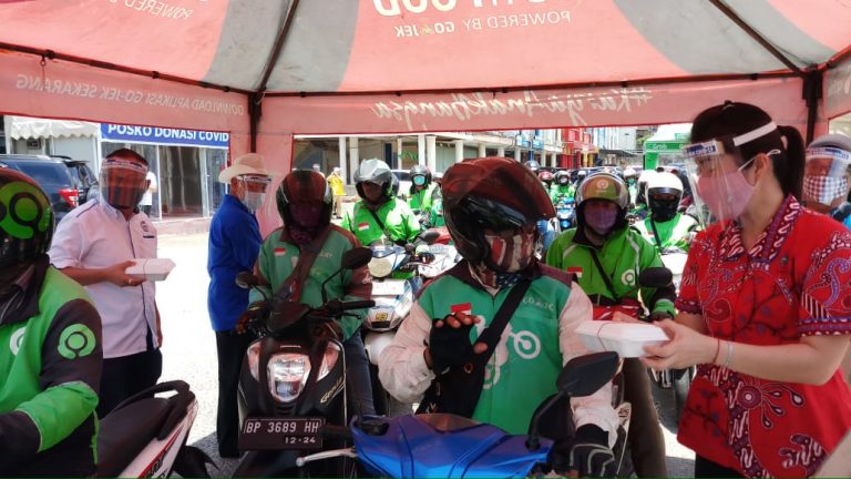 1.000 Nasi Kotak untuk Ojek Online