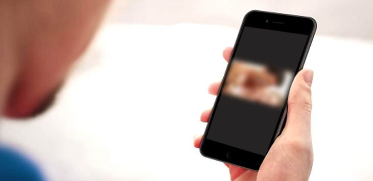 Seorang Pria Gunakan Foto Selebgram Untuk Dapatkan Foto Bugil 47 Laki-Laki