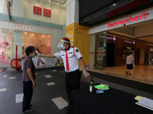 Virus Korona Menular di Mal Malaysia