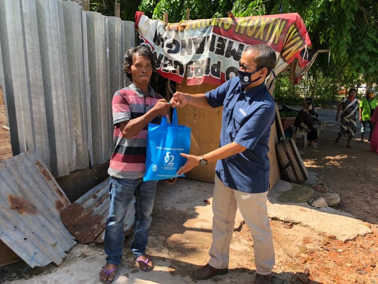 Peduli Masyarakat Terdampak Covid 19, BPJS Kesehatan Bagikan 100 Paket Sembako