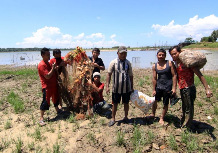 Melihat Para Korban PHK di Batam, Mencari Ikan untuk Bertahan Hidup