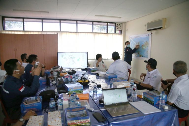 Hujan Buatan di Batam, Tim TMC Lakukan Briefing Setiap Hari
