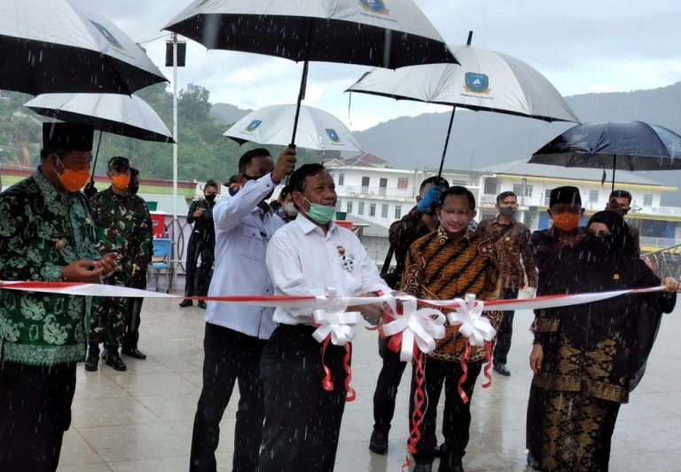 Menko Polhukam Mahfud MD Resmikan Masjid Agung Anambas