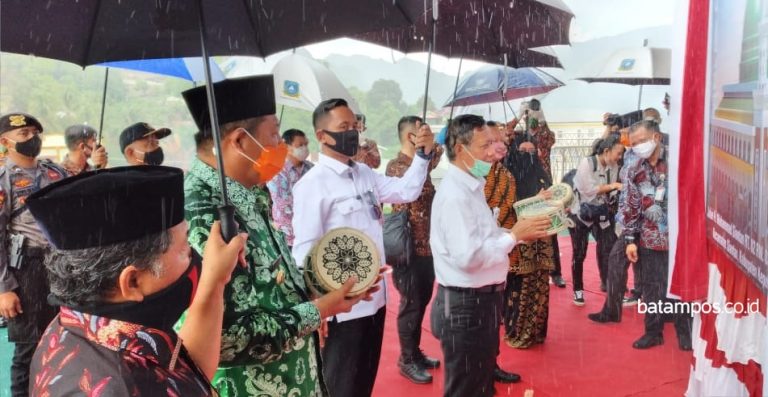Bupati Laporkan Persoalan Anambas kepada Menko Polhukam