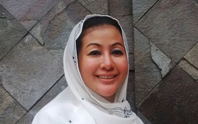 Wanita Ini Bikin Partai Emas, Hidup Kadernya Dijamin Sampai Mati