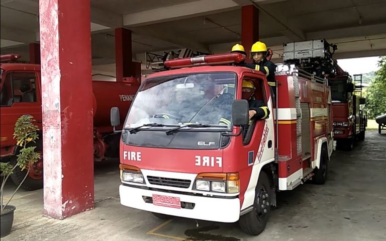 Suka Duka Tim Rescue Penanggulanan Bahaya Kebakaran BP Batam Saat Menjalan Tugas