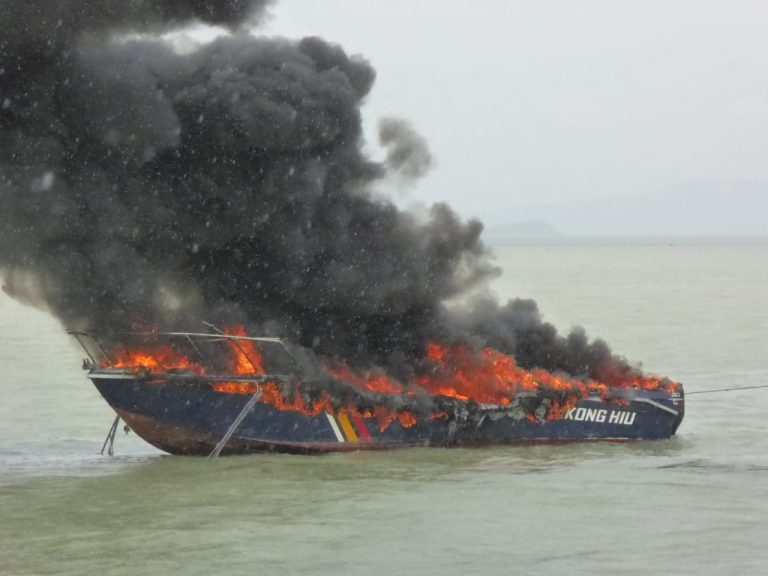 Kapal Bantuan Pemerintah Pusat Terbakar di Karimun, Begini Kronologinya