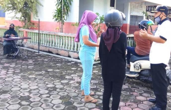 Razia Busana Ketat, Puluhan Warga Terjaring