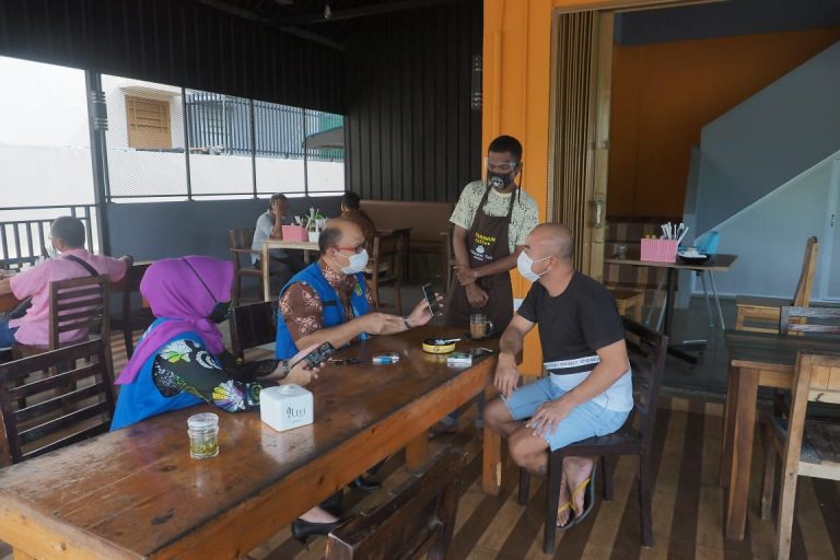 Pemilik Rumah Makan di Batam Mengeluh, Penyebabnya…