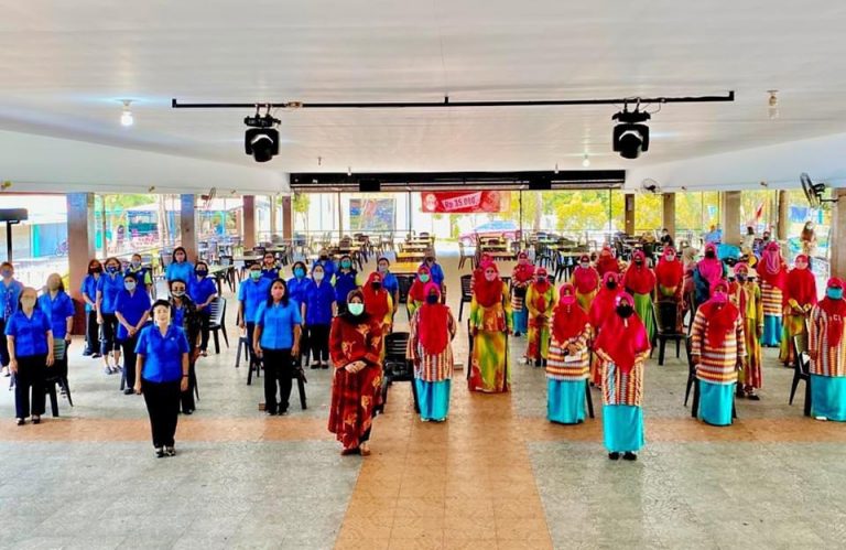 Marlin Jebol Dinding Pemisah dan Bangun Jembatan Persahabatan