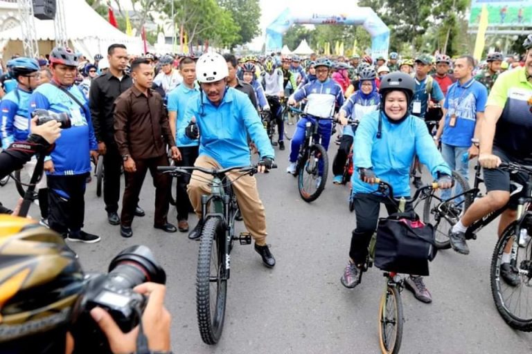 Satu Seli Pacific Noris, Hadiah dari Marlin untuk Peserta Funbike Batam Pos